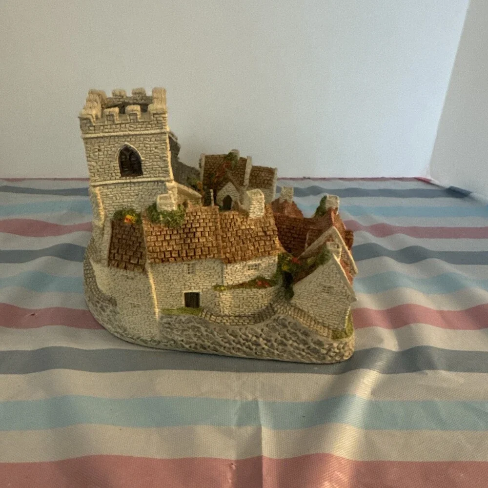 David Winter Cotswold Village 1982 Vintage No Chips or Cracks